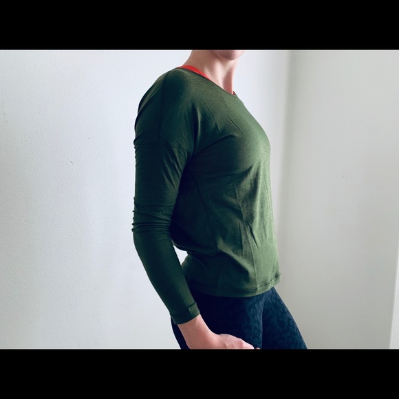 Lululemon Athletica long sleeve top open back - Picture 5 of 9